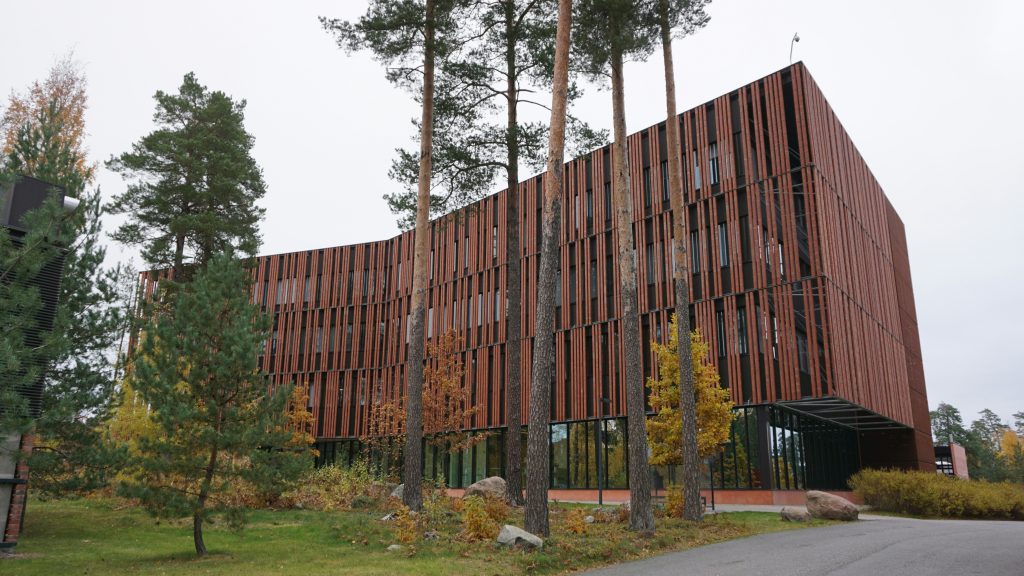 Liittymä- ja nettiliittymäkilpailutus yritykselle Espoossa: miten varmistat kuuluvuuden ja kustannustehokkuuden samassa paketissa?